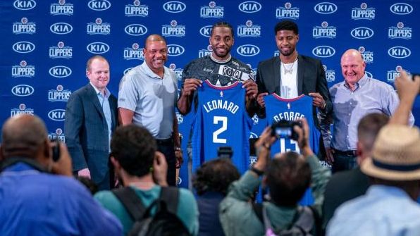 正蓄势待发 正蓄势待发