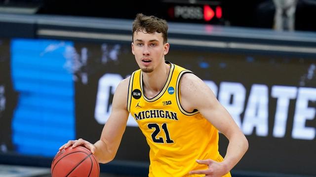 尤其在外线 尤其在外线